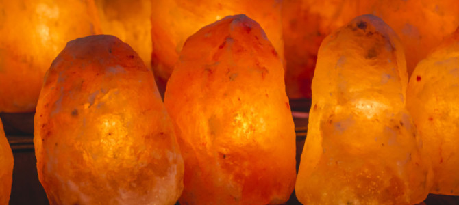 HOW SALT LAMPS IMPROVE MENTAL CLARITY, AIR QUALITY AND SLEEP CYCLES